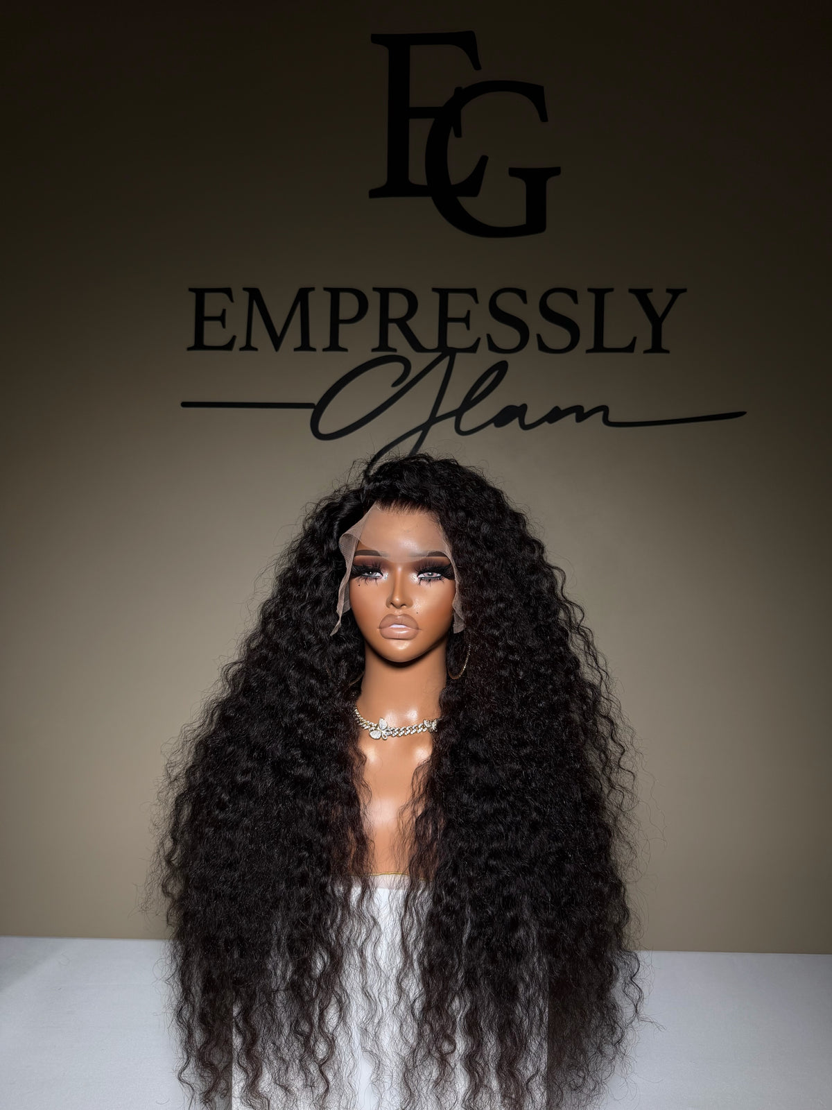 Brooklyn ( This is a Frontal Wig)